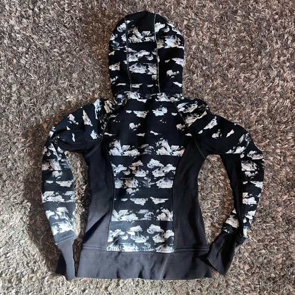 LULULEMON Scuba Full Zip - Picture 4 of 9